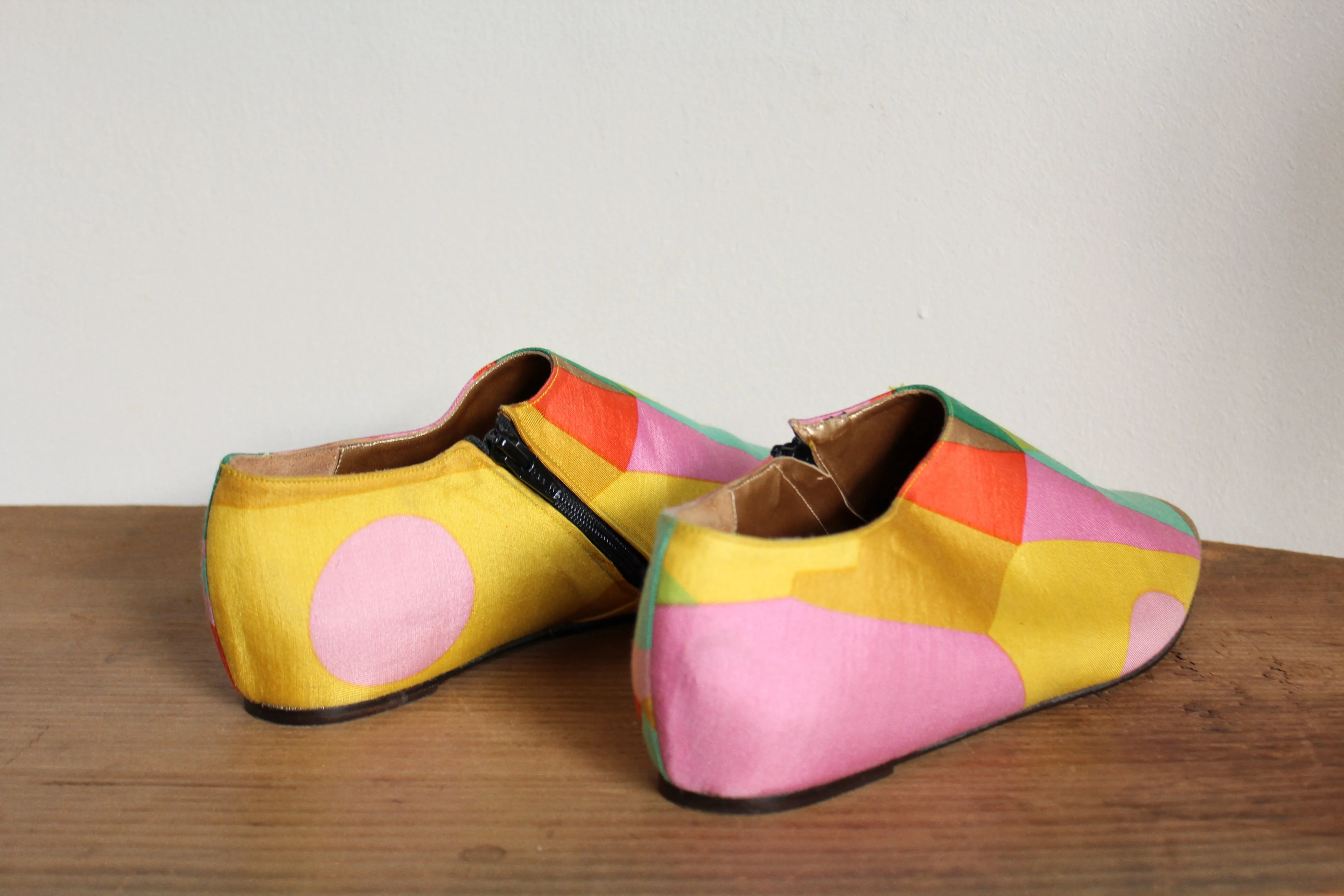 1980s Kenneth Cole New York Art to Wear Colorful Slip On Leather & Canvas Loafers - Size 8.5B