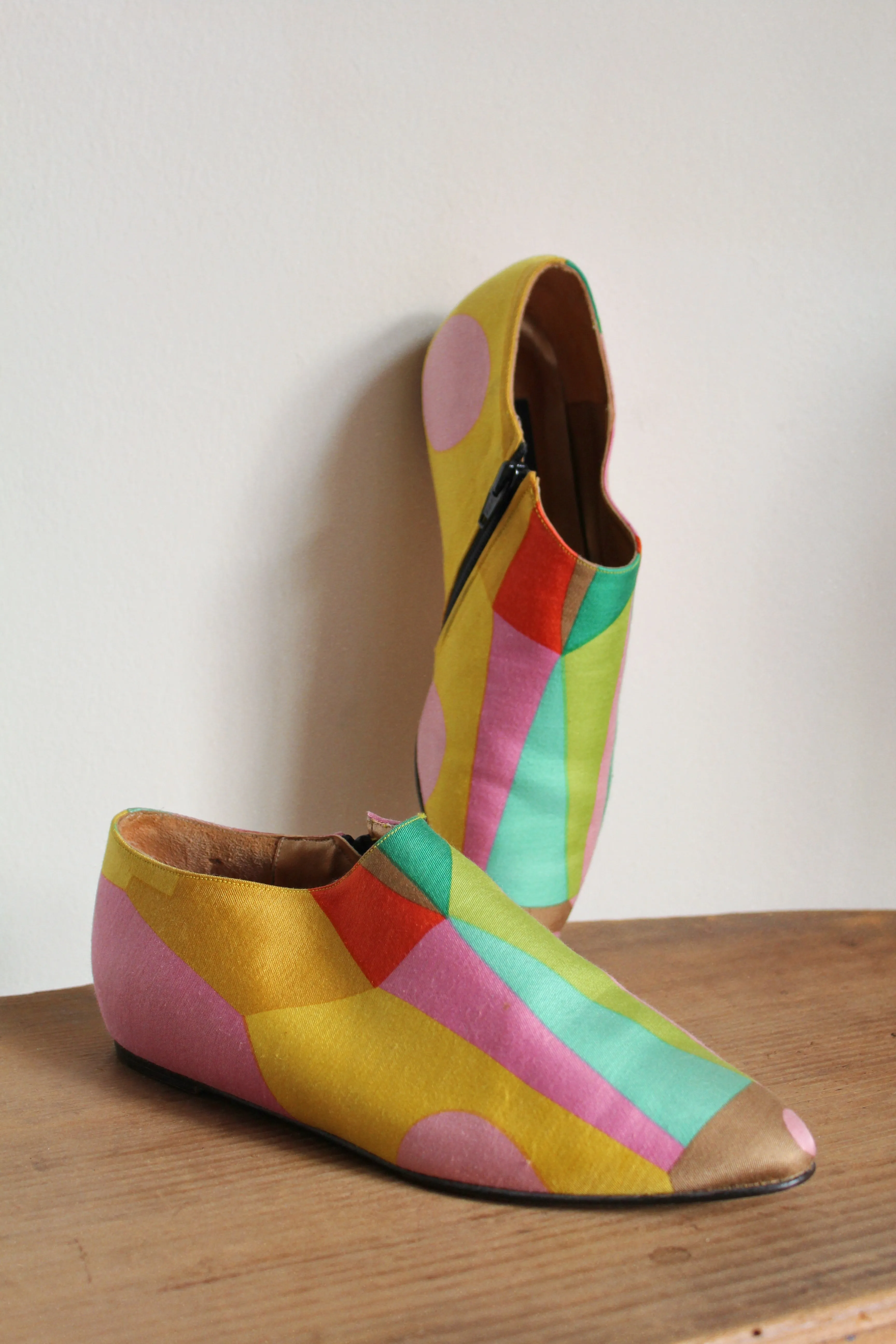 1980s Kenneth Cole New York Art to Wear Colorful Slip On Leather & Canvas Loafers - Size 8.5B