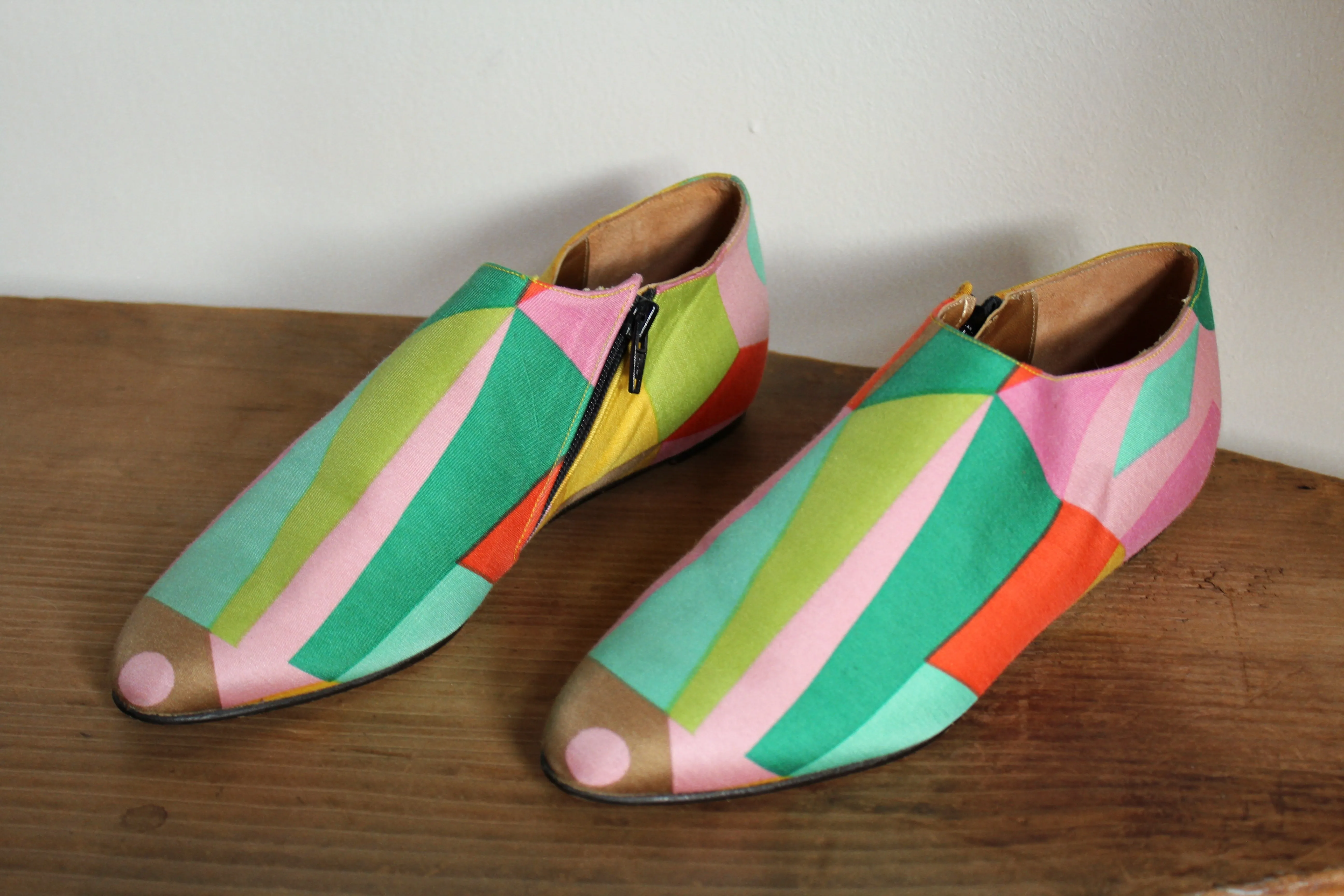 1980s Kenneth Cole New York Art to Wear Colorful Slip On Leather & Canvas Loafers - Size 8.5B