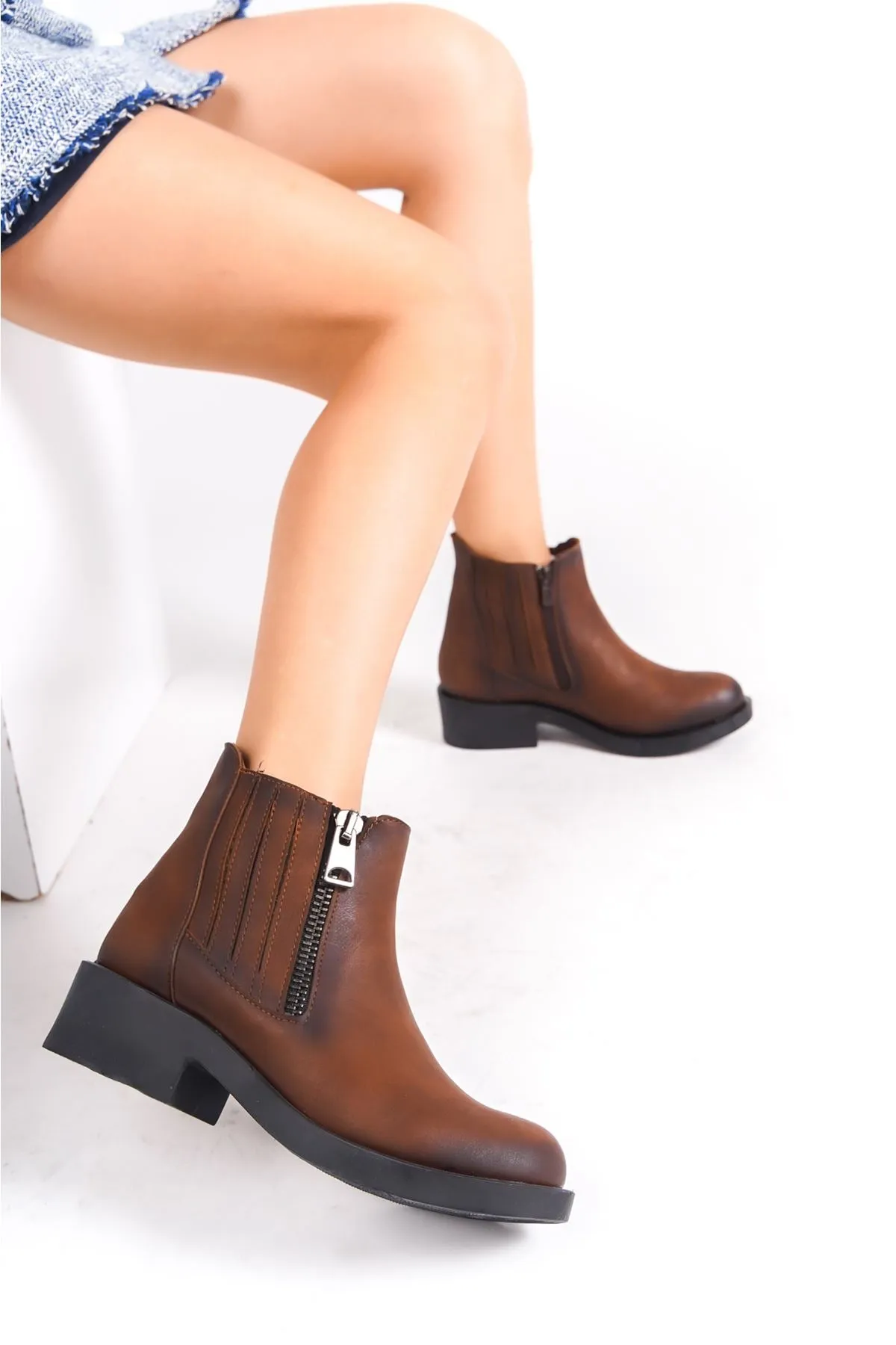 Ayam Women's Tan Zipper Detailed Ankle Boots