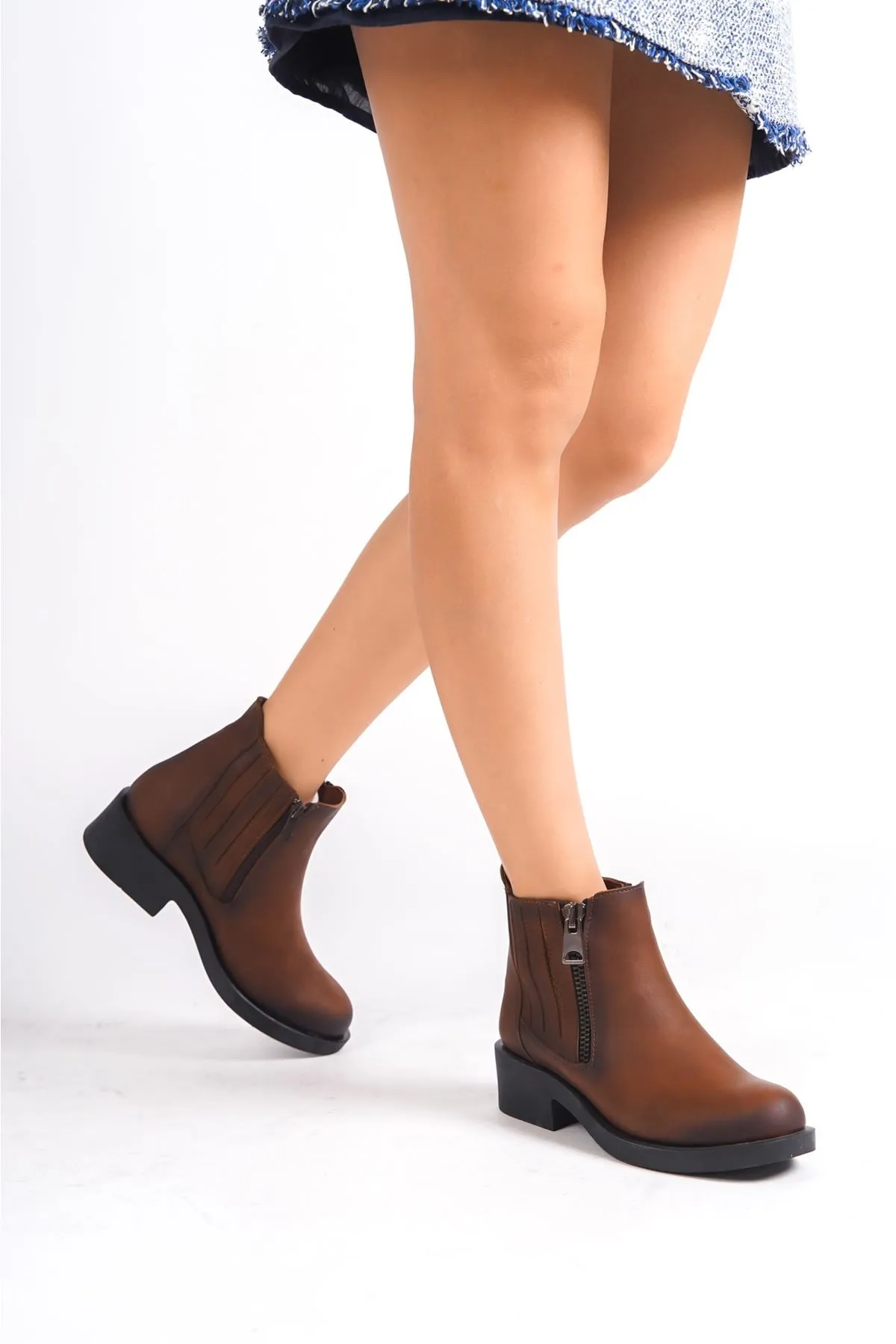 Ayam Women's Tan Zipper Detailed Ankle Boots