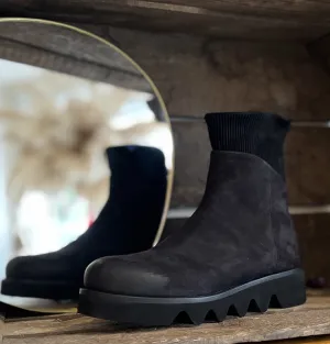 Last pair- Patrizia Bonfanti Yaya Nubuck Black Leather Boots