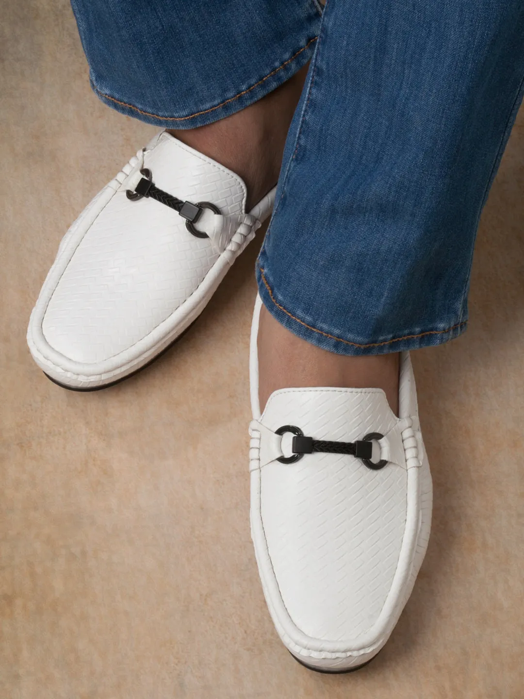 Men's White Moc Toe Buckle Mule (IX4112)