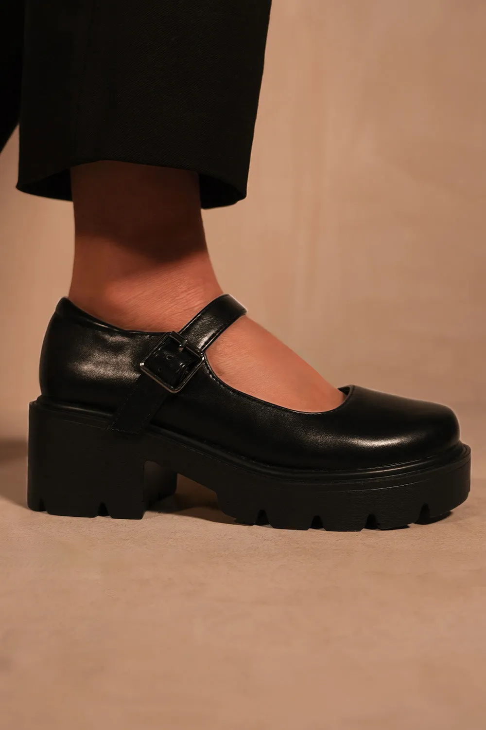 RYLEE CHUNKY PLATFORM BLOCK HEEL RETRO SHOES IN BLACK FAUX LEATHER