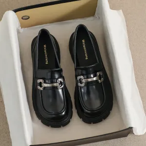 Women Solid Soft Leather Chain Casual Loafers